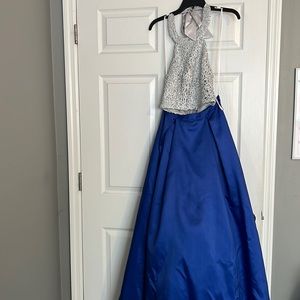 prom dress, worn once, size 7/8. has pockets